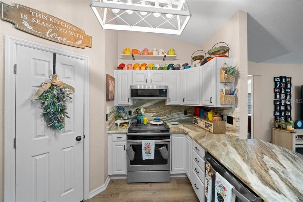 For Sale: $299,900 (3 beds, 2 baths, 1790 Square Feet)