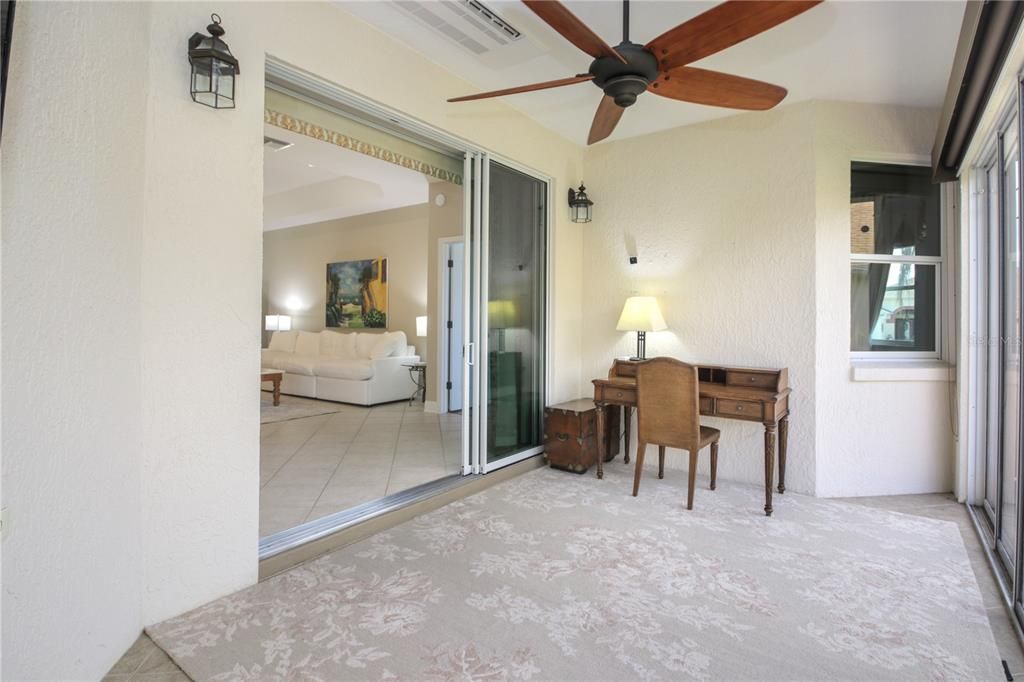 En Venta: $580,000 (3 camas, 2 baños, 2021 Pies cuadrados)