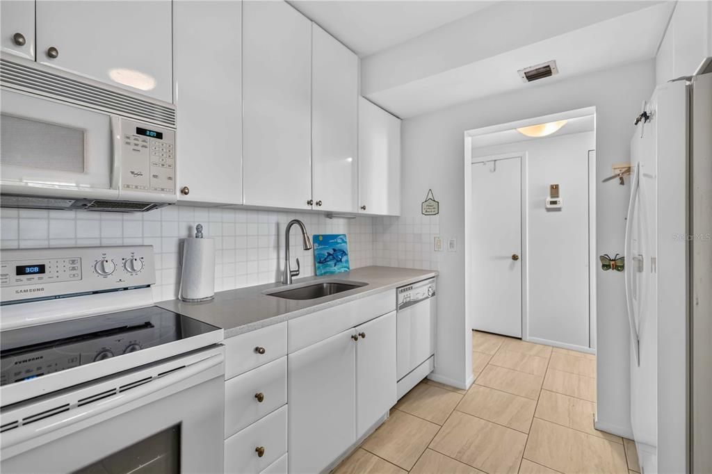 For Sale: $645,000 (1 beds, 1 baths, 1116 Square Feet)