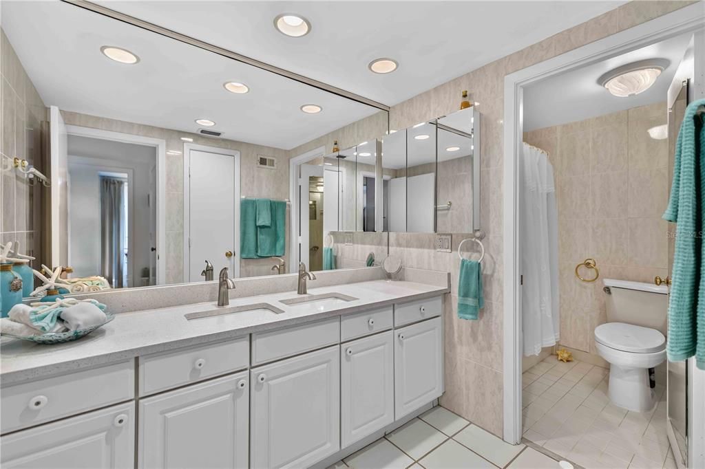 For Sale: $645,000 (1 beds, 1 baths, 1116 Square Feet)