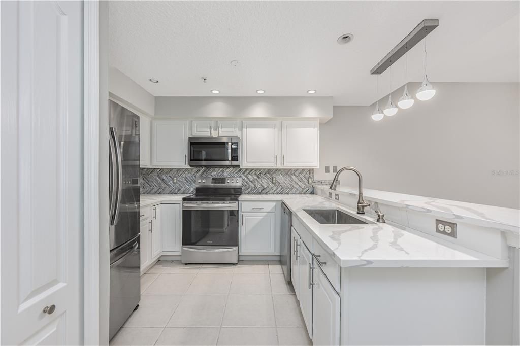 For Sale: $208,900 (2 beds, 2 baths, 1230 Square Feet)