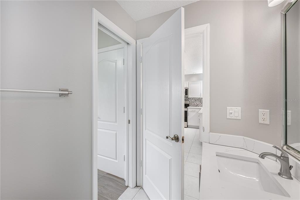 For Sale: $208,900 (2 beds, 2 baths, 1230 Square Feet)