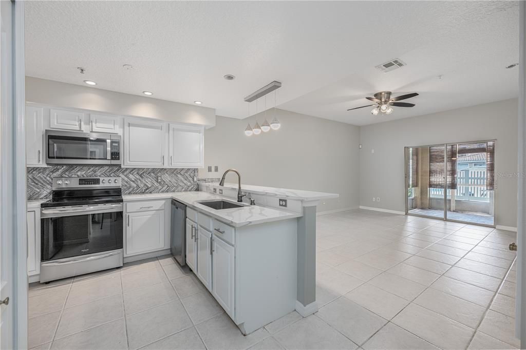 For Sale: $208,900 (2 beds, 2 baths, 1230 Square Feet)