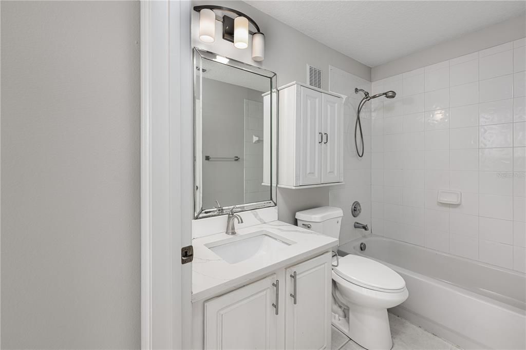 For Sale: $208,900 (2 beds, 2 baths, 1230 Square Feet)