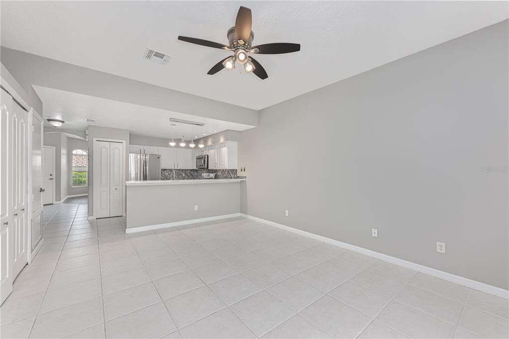 For Sale: $208,900 (2 beds, 2 baths, 1230 Square Feet)