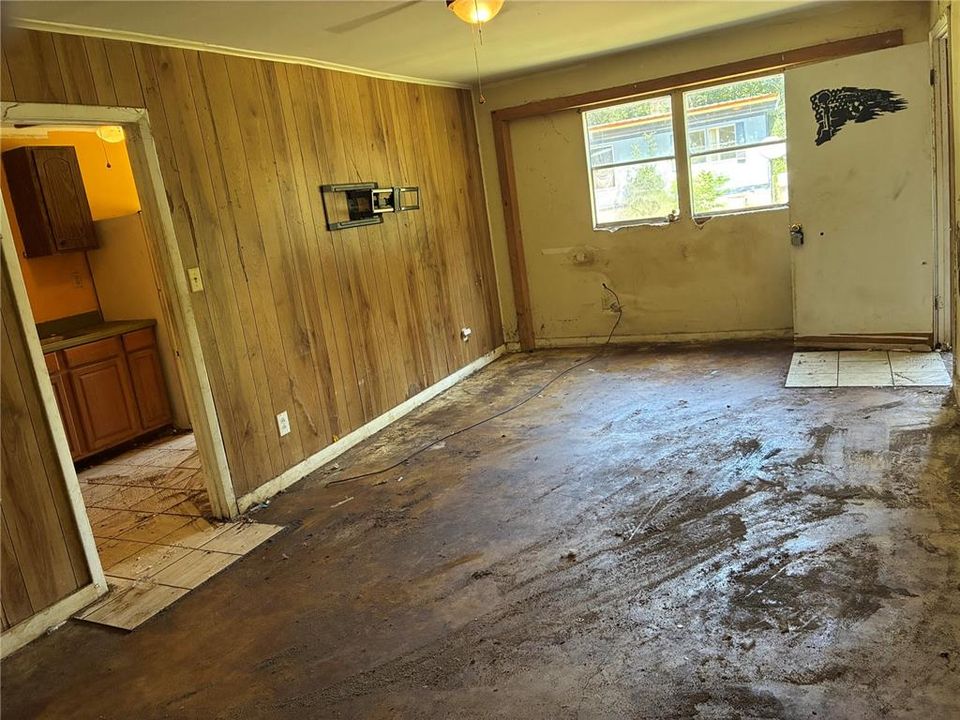 На продажу: $80,000 (3 спален, 3 ванн, 1510 Квадратных фут)