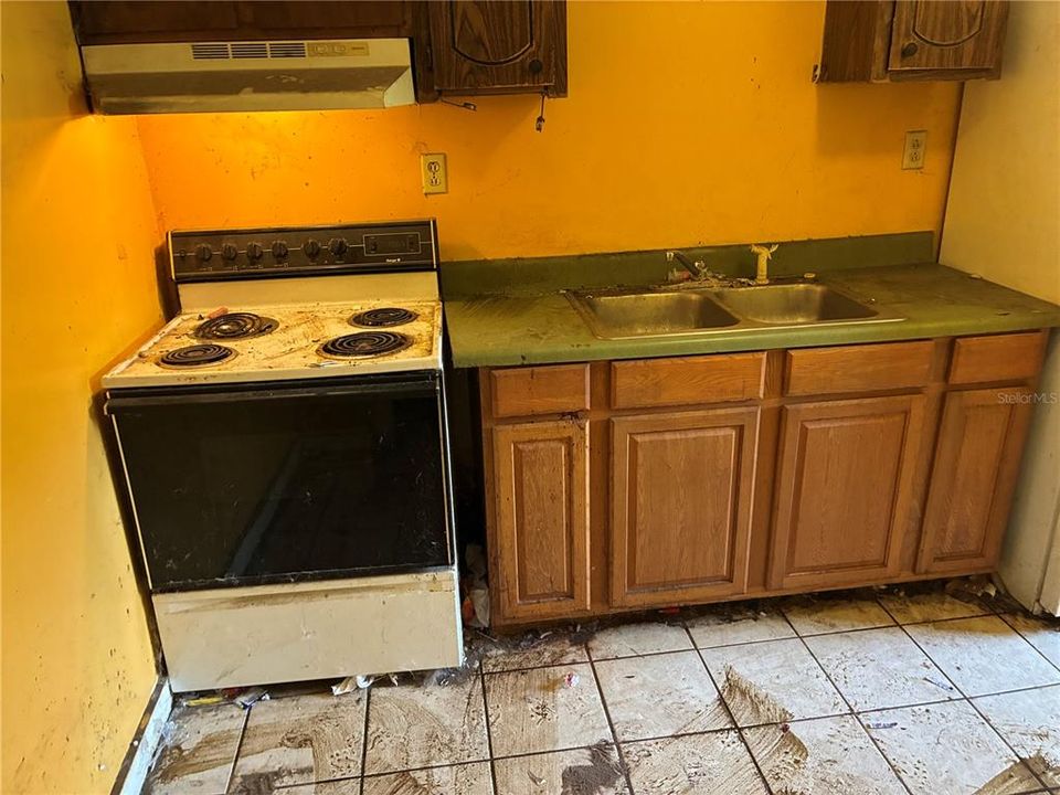 На продажу: $80,000 (3 спален, 3 ванн, 1510 Квадратных фут)