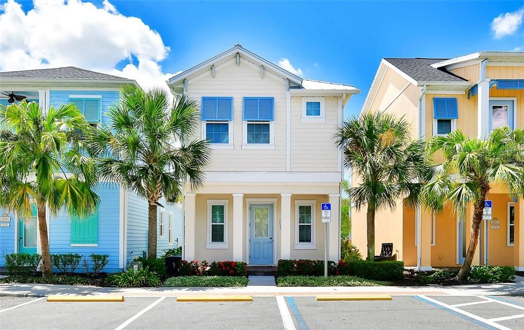 For Rent: $3,300 (2 beds, 2 baths, 1305 Square Feet)