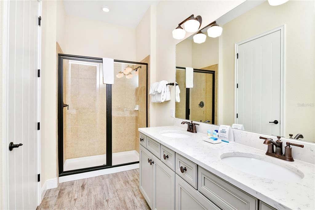 For Rent: $3,300 (2 beds, 2 baths, 1305 Square Feet)