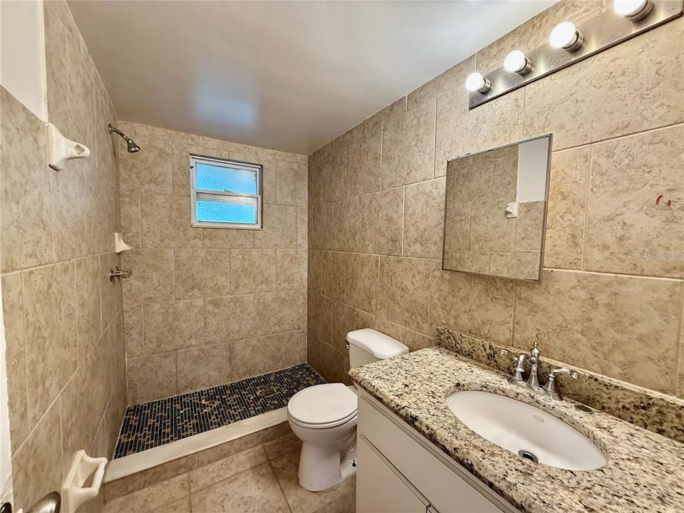 В аренду: $1,600 (2 спален, 1 ванн, 796 Квадратных фут)