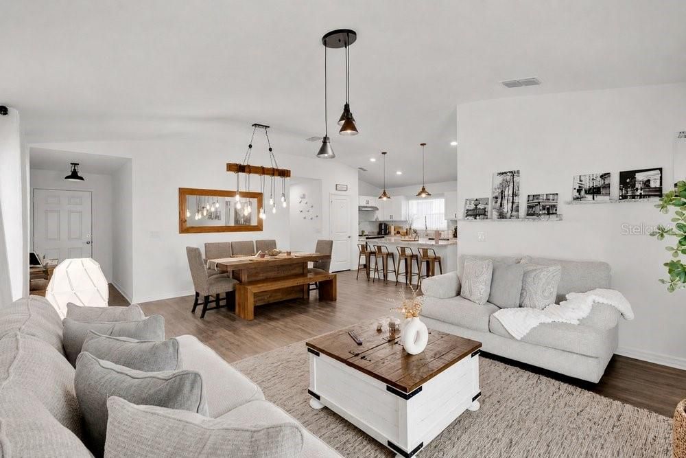 En Venta: $365,000 (3 camas, 2 baños, 1512 Pies cuadrados)