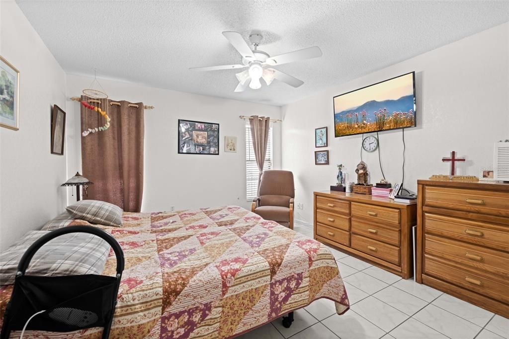 En Venta: $350,000 (3 camas, 2 baños, 2008 Pies cuadrados)