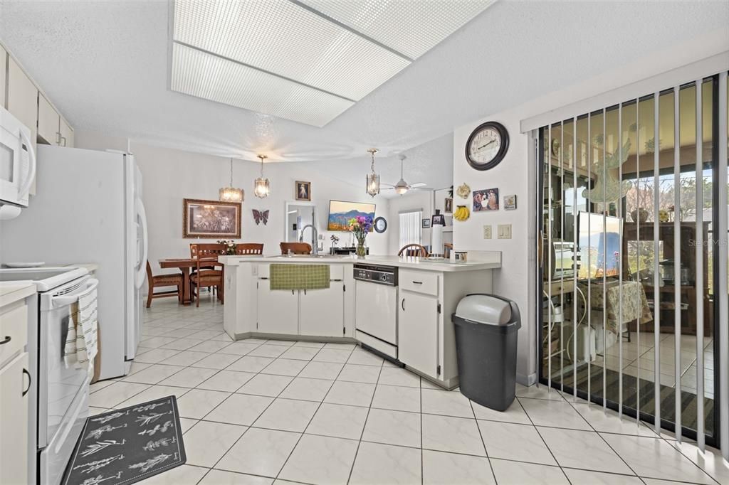 En Venta: $350,000 (3 camas, 2 baños, 2008 Pies cuadrados)