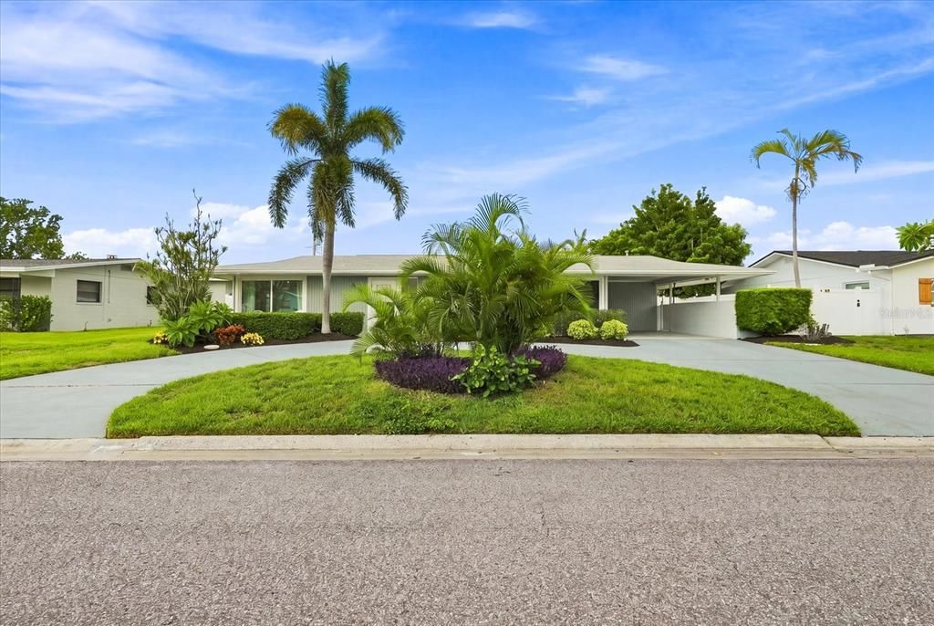 For Sale: $749,000 (3 beds, 2 baths, 1768 Square Feet)
