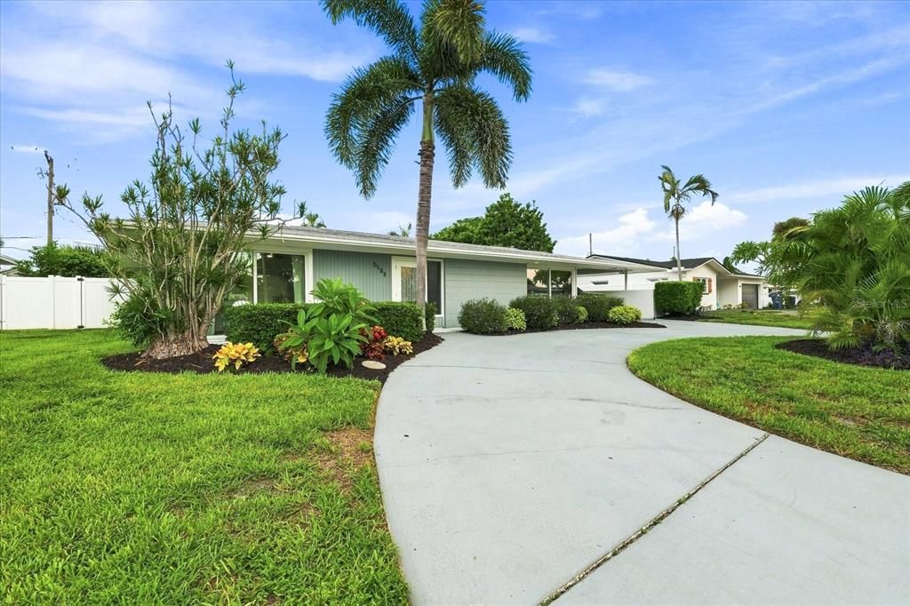 For Sale: $749,000 (3 beds, 2 baths, 1768 Square Feet)