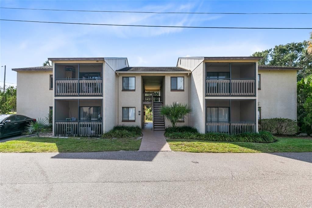 For Rent: $1,475 (2 beds, 2 baths, 935 Square Feet)
