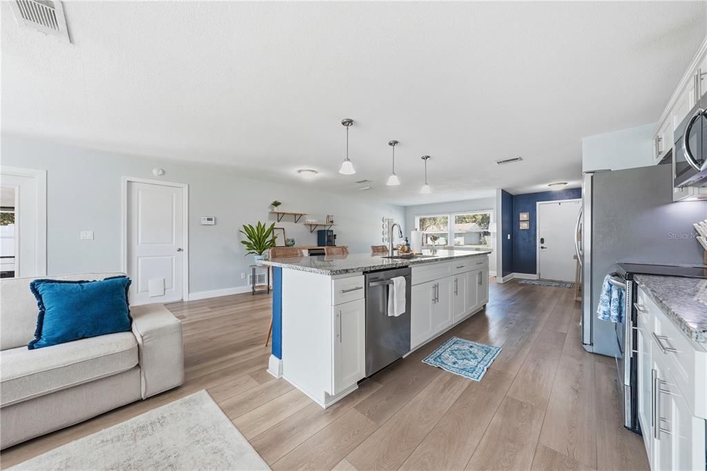For Sale: $364,900 (3 beds, 2 baths, 1442 Square Feet)
