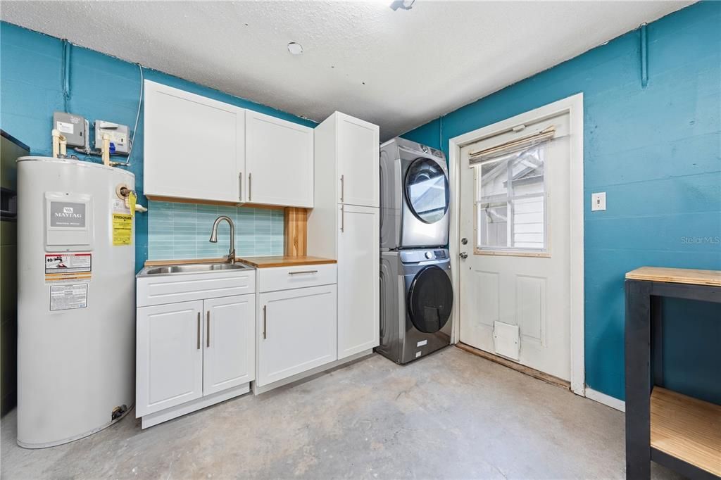 For Sale: $364,900 (3 beds, 2 baths, 1442 Square Feet)