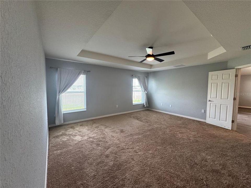 For Rent: $2,495 (3 beds, 2 baths, 1997 Square Feet)