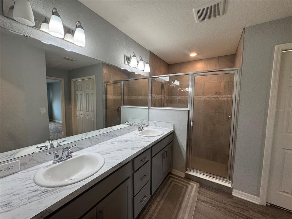 For Rent: $2,495 (3 beds, 2 baths, 1997 Square Feet)