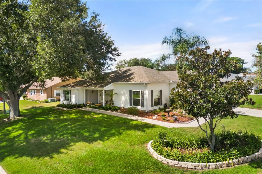 Active With Contract: $275,000 (2 beds, 2 baths, 1606 Square Feet)