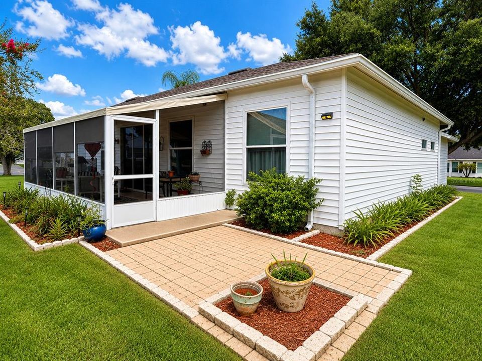 Active With Contract: $275,000 (2 beds, 2 baths, 1606 Square Feet)