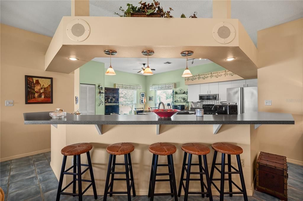 Active With Contract: $275,000 (2 beds, 2 baths, 1606 Square Feet)