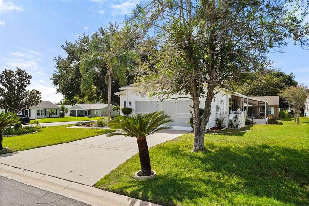 Active With Contract: $275,000 (2 beds, 2 baths, 1606 Square Feet)