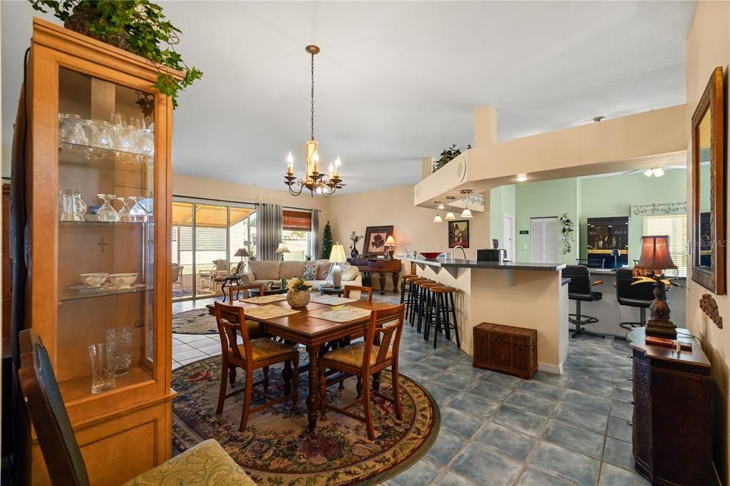 Active With Contract: $275,000 (2 beds, 2 baths, 1606 Square Feet)