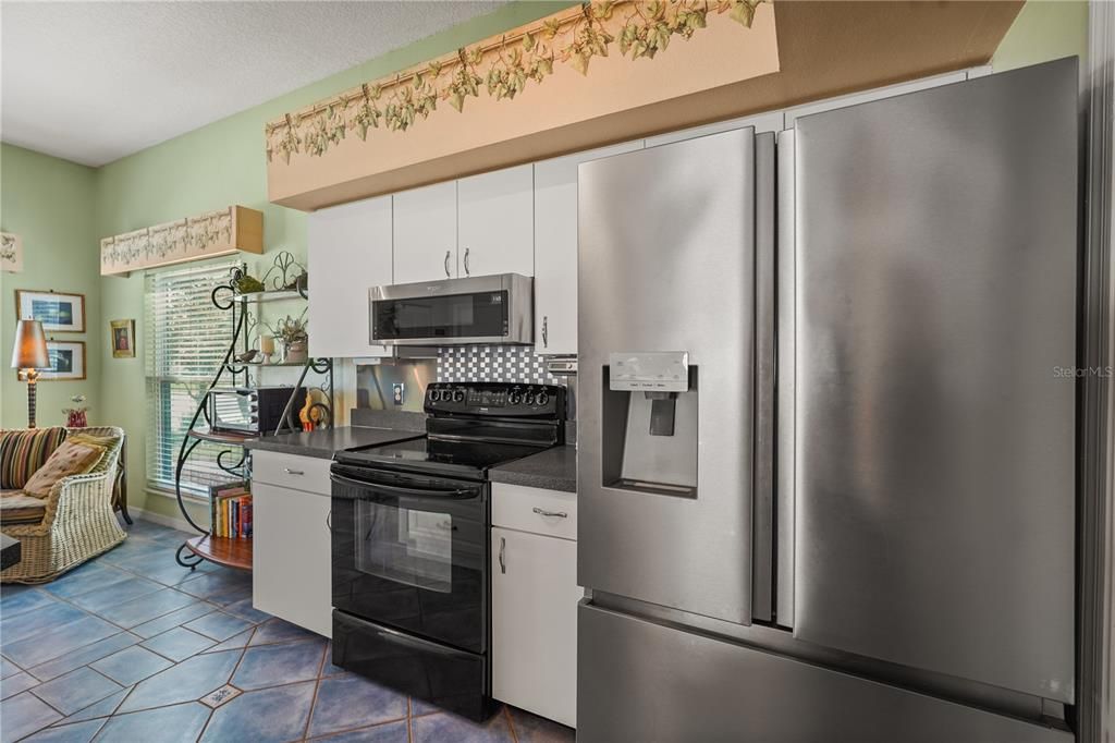 Active With Contract: $275,000 (2 beds, 2 baths, 1606 Square Feet)