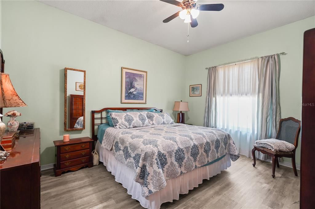 Active With Contract: $275,000 (2 beds, 2 baths, 1606 Square Feet)