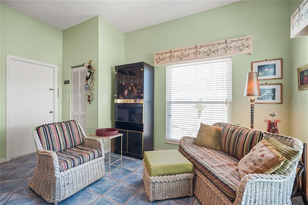 Active With Contract: $275,000 (2 beds, 2 baths, 1606 Square Feet)
