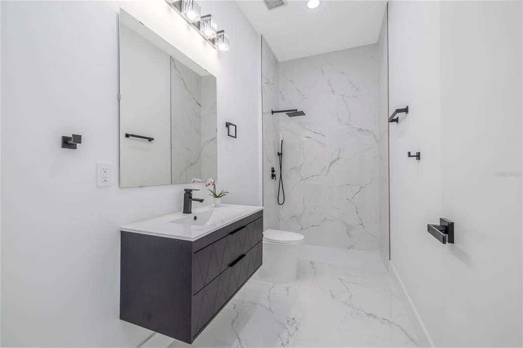 For Sale: $759,000 (4 beds, 3 baths, 2556 Square Feet)