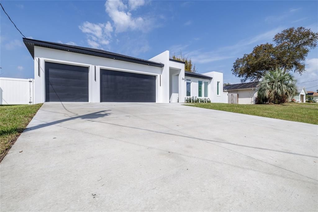 For Sale: $759,000 (4 beds, 3 baths, 2556 Square Feet)