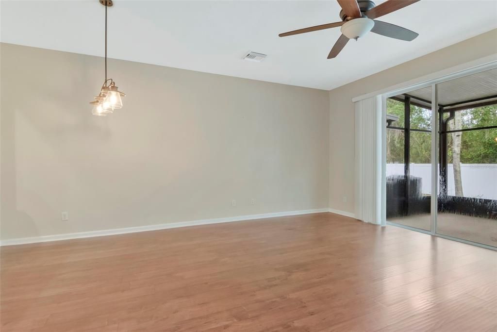 For Sale: $345,000 (3 beds, 2 baths, 1622 Square Feet)