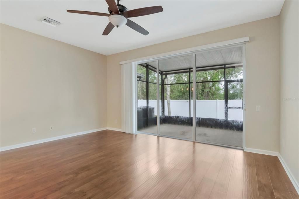 For Sale: $345,000 (3 beds, 2 baths, 1622 Square Feet)