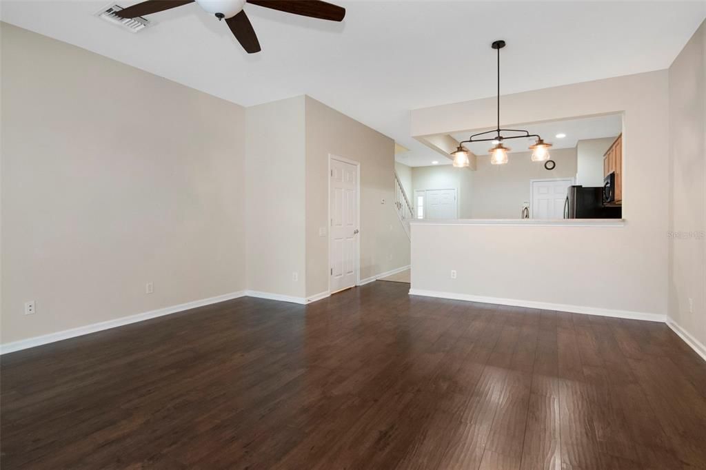 For Sale: $345,000 (3 beds, 2 baths, 1622 Square Feet)