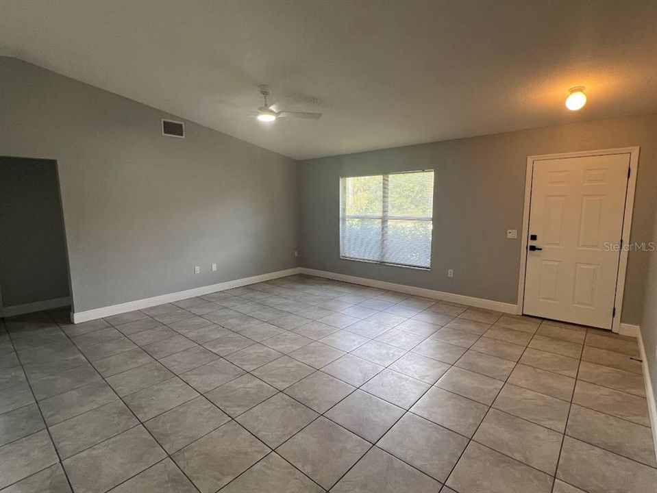 For Sale: $260,000 (3 beds, 2 baths, 1260 Square Feet)