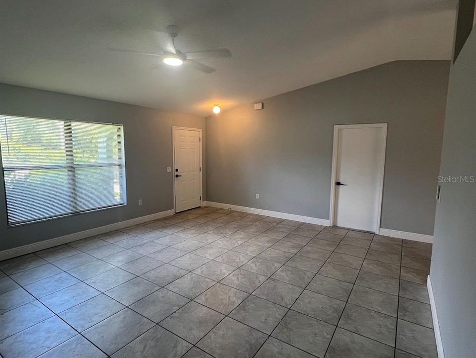 For Sale: $260,000 (3 beds, 2 baths, 1260 Square Feet)
