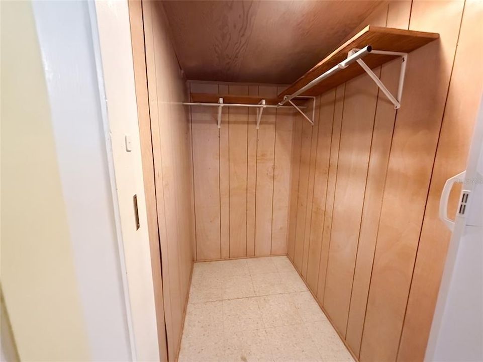 На продажу: $174,900 (2 спален, 1 ванн, 1192 Квадратных фут)