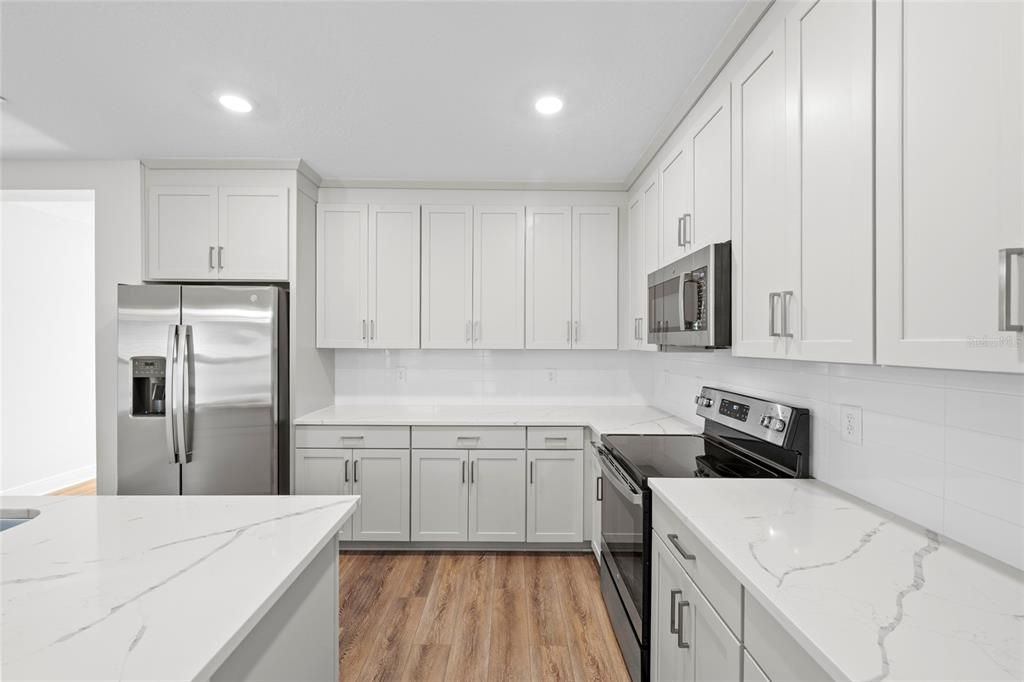 For Sale: $410,000 (3 beds, 2 baths, 2090 Square Feet)