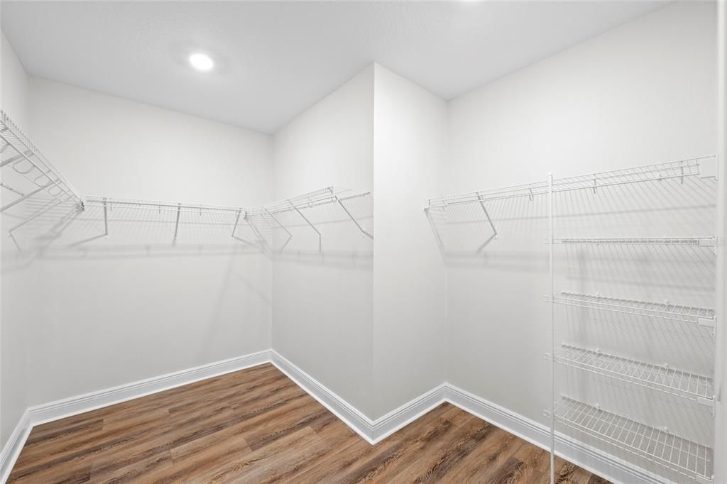 For Sale: $410,000 (3 beds, 2 baths, 2090 Square Feet)