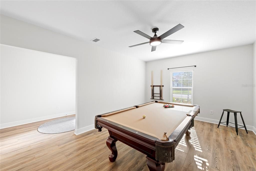 For Sale: $410,000 (3 beds, 2 baths, 2090 Square Feet)