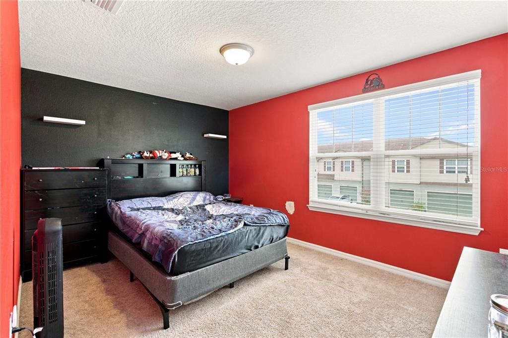 For Sale: $330,000 (3 beds, 2 baths, 1880 Square Feet)