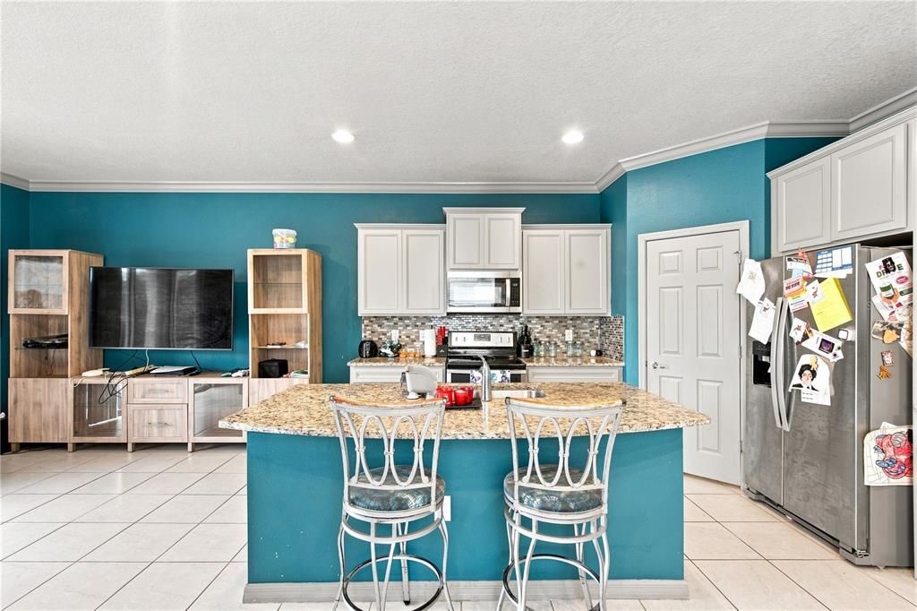 For Sale: $330,000 (3 beds, 2 baths, 1880 Square Feet)