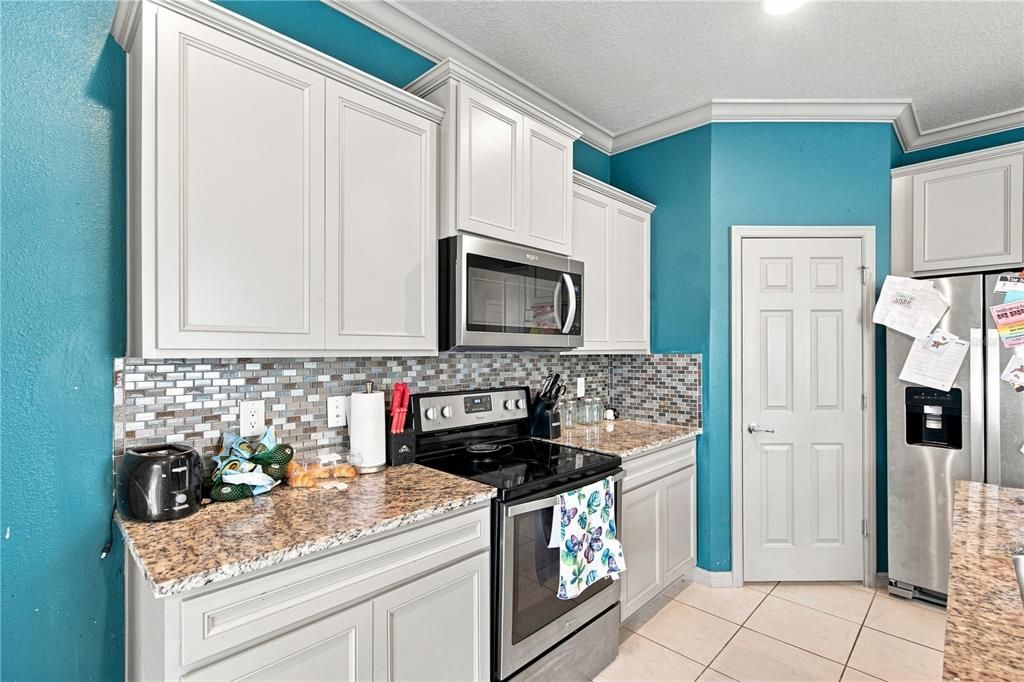 For Sale: $330,000 (3 beds, 2 baths, 1880 Square Feet)