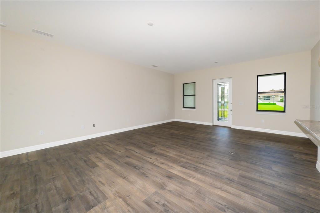 For Sale: $498,000 (3 beds, 2 baths, 2151 Square Feet)