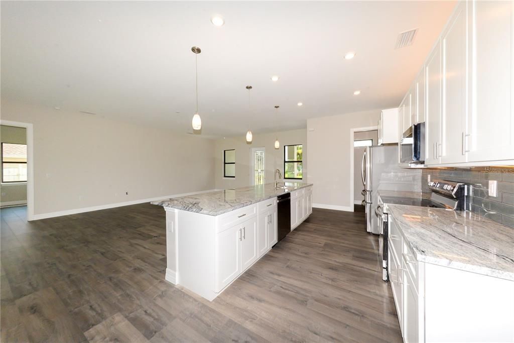 For Sale: $498,000 (3 beds, 2 baths, 2151 Square Feet)