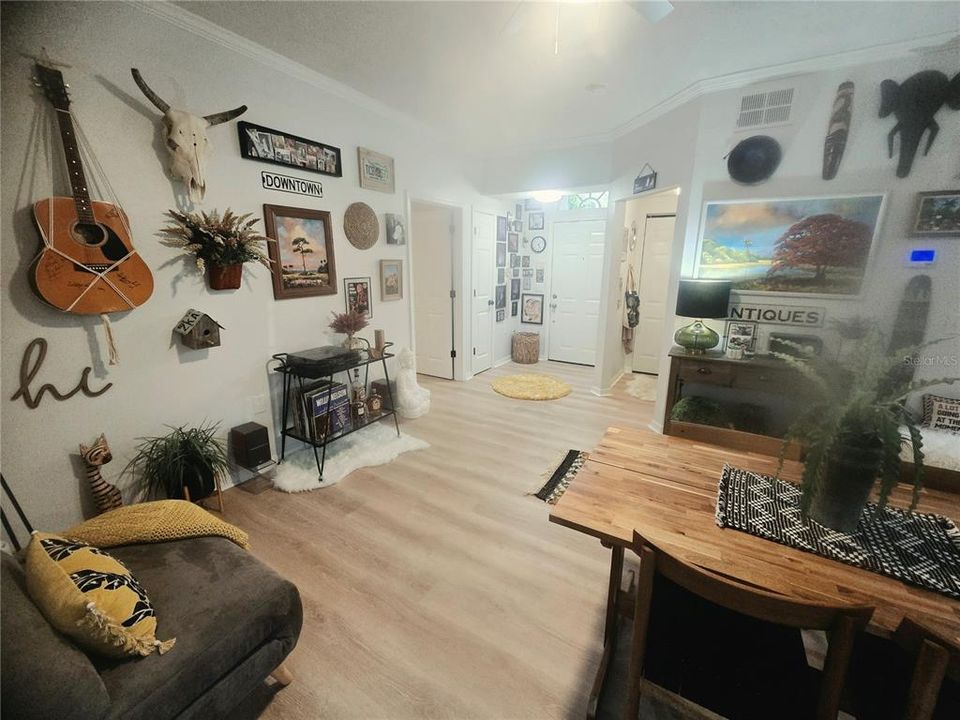For Sale: $249,000 (2 beds, 2 baths, 1134 Square Feet)