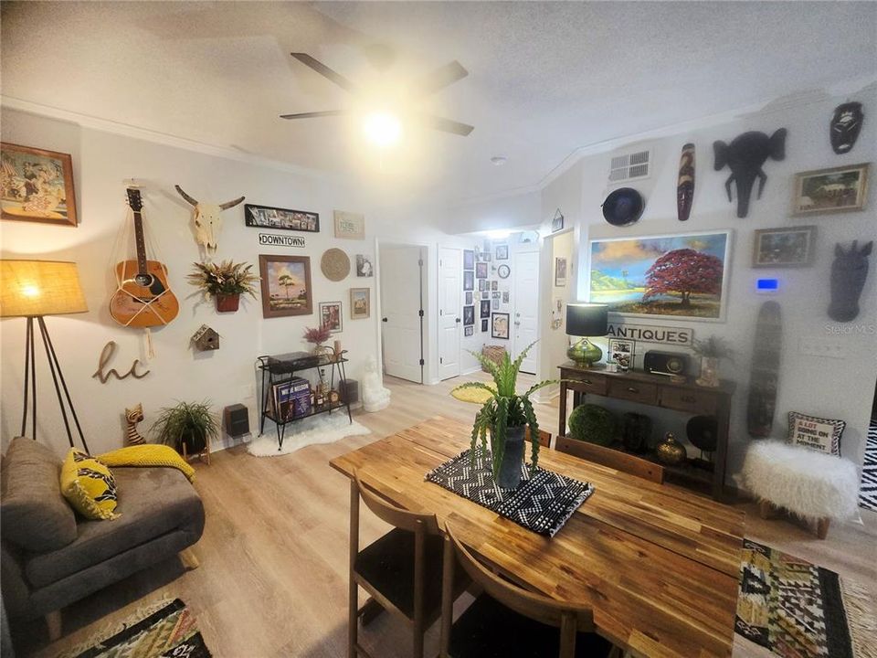 For Sale: $249,000 (2 beds, 2 baths, 1134 Square Feet)
